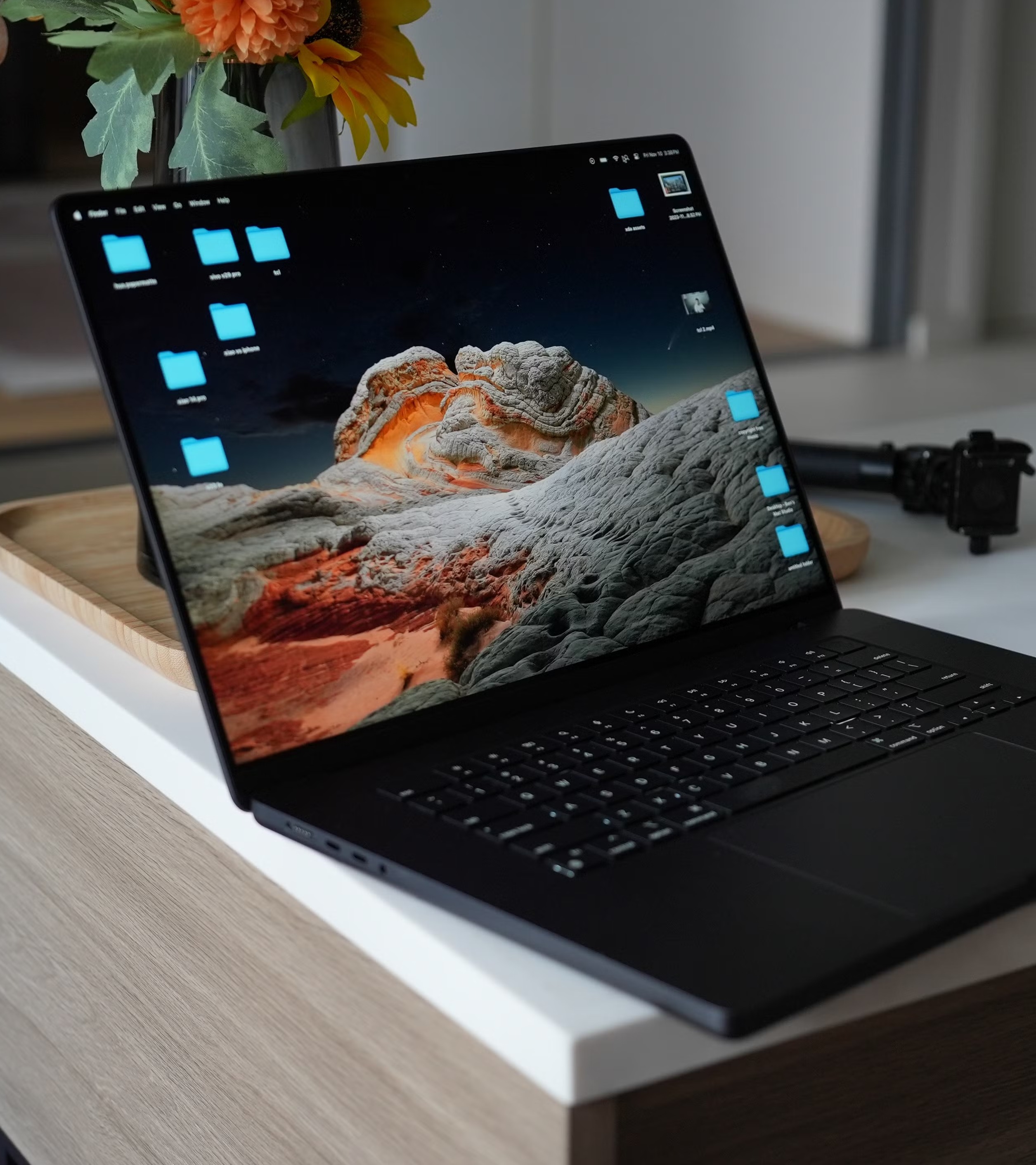 MacBook Pro 16 M3 Max MacBook Pro 16 M3 Max