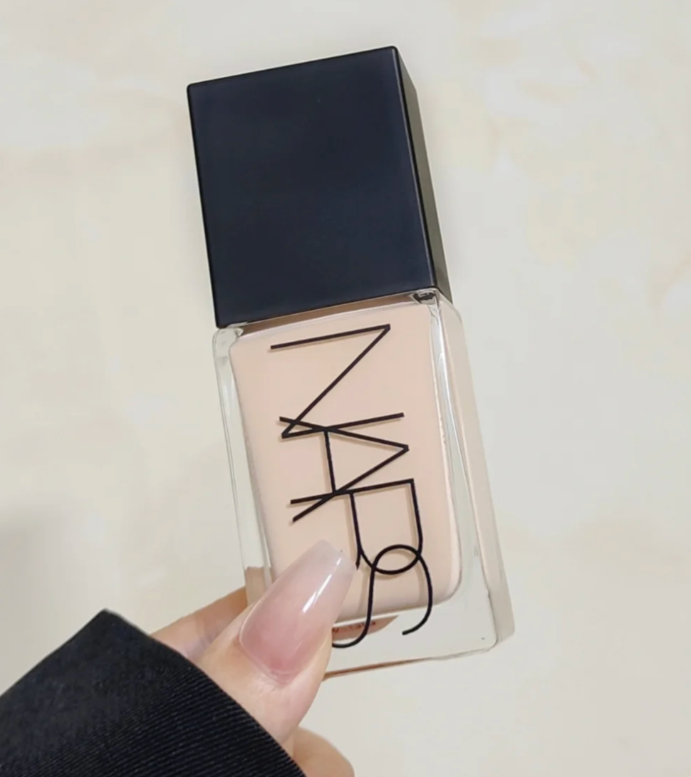 NARS Light Reflecting Foundation 